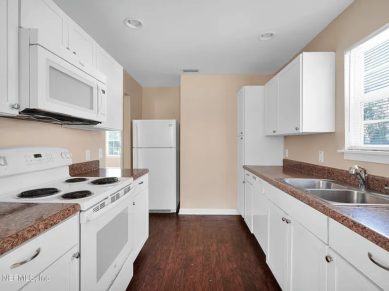 3532 Fleet St — Photo 7