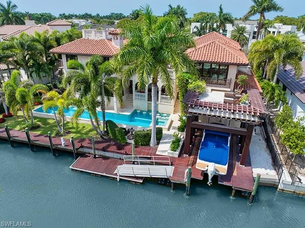 2233 Forrest LN, NAPLES, FL 34102