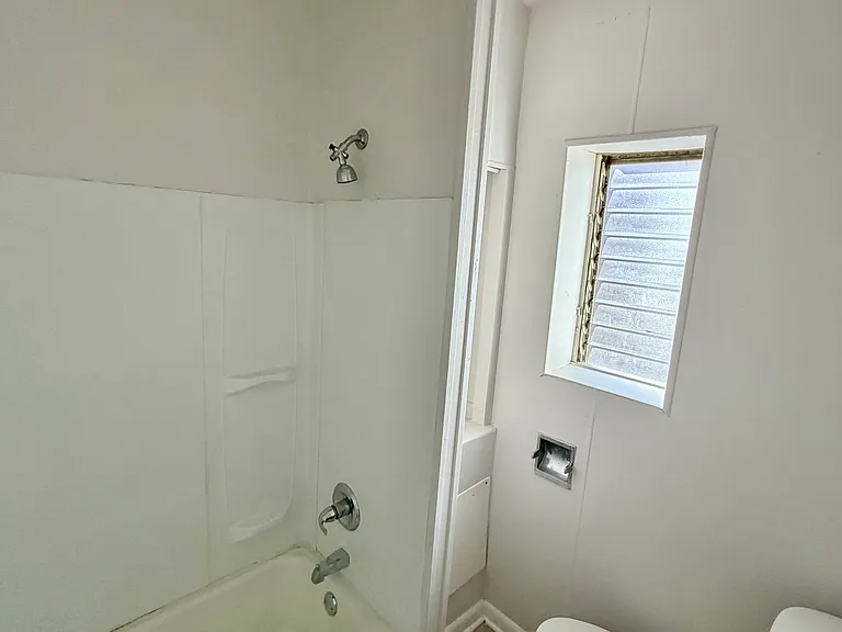 2084 E Pacific St — Photo 8