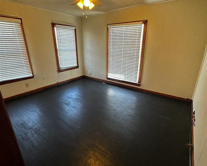 408 E Gilbert St — Photo 8