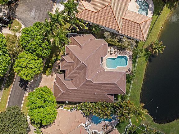 3rd image of 19230 Fox Landing Dr