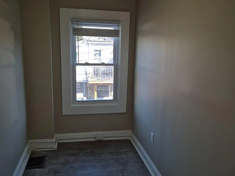 707 N Duncan St — Photo 15