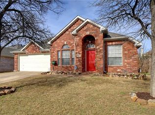 1605 Mallard Dr, Corinth, TX 76210