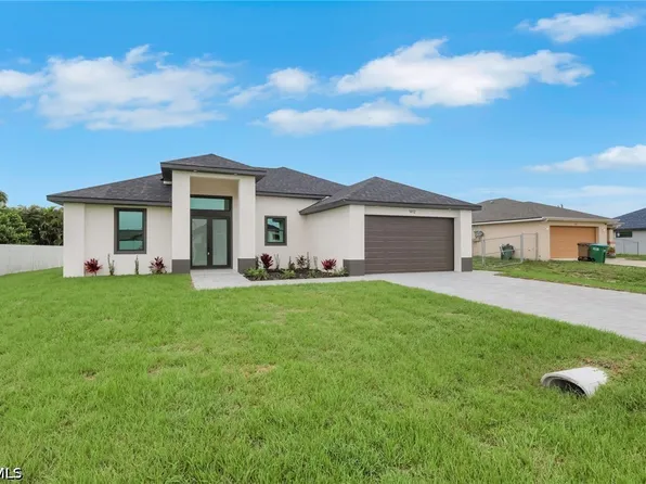 1412 NE 2nd Place Cpe, Coral, FL 33909