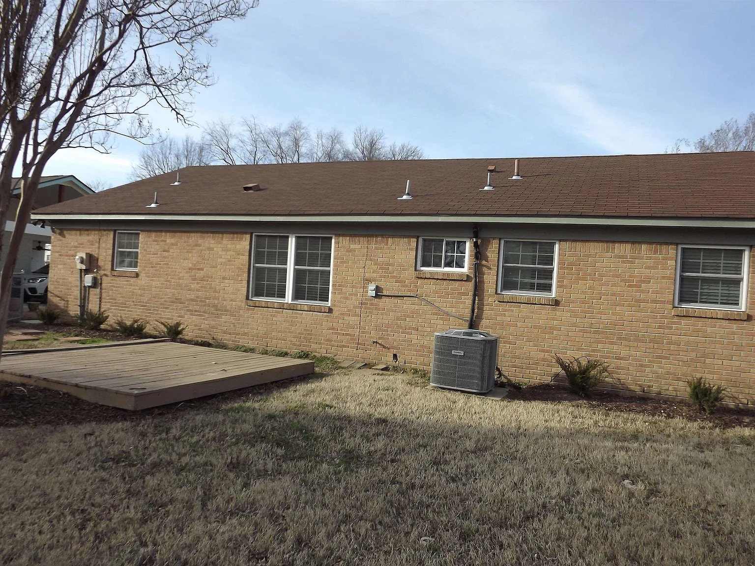 3 bed, 1.5 bath, 1166 sqft, $1,600 — Photo 3