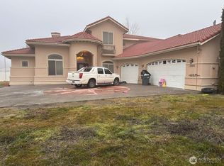 1200 Meadowlark Lane, Zillah, WA 98953