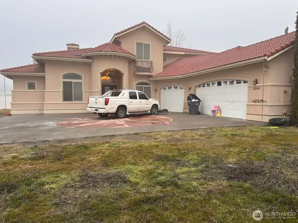 1200 Meadowlark Ln, Zillah, WA 98953