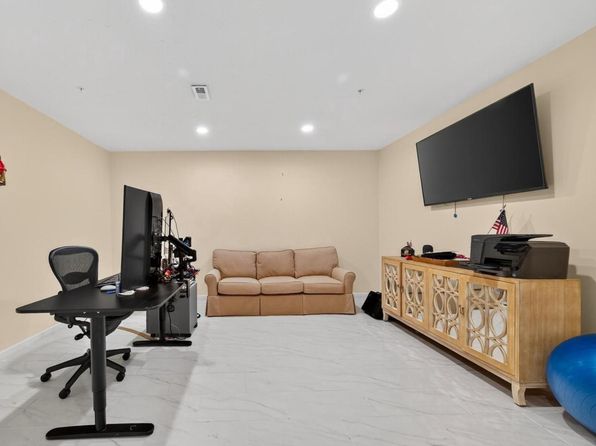 5806 Toboggan Cir #Basement