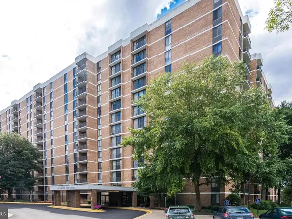 2311 Pimmit Dr APT 808, Falls Church, VA 22043