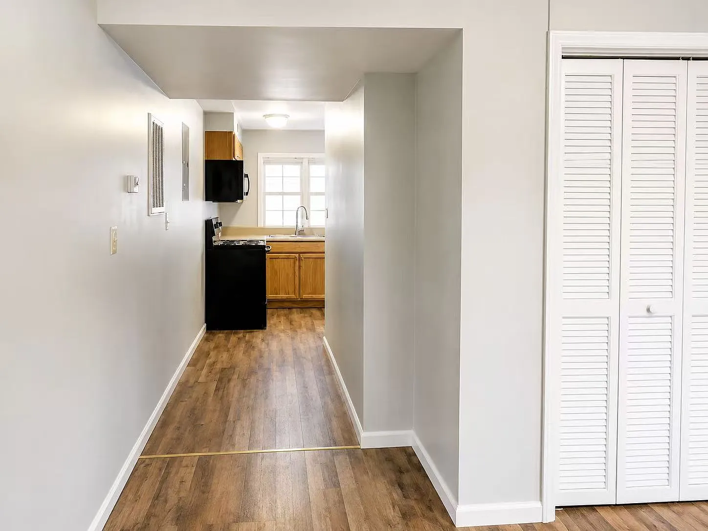 2 bed, 1025 sqft, $1,280 — Photo 3