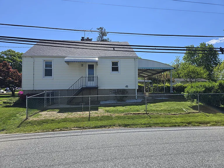 3201 Acton Rd — Photo 2