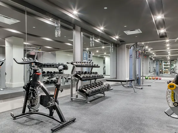 409 Eastern Parkway image 8 of 20