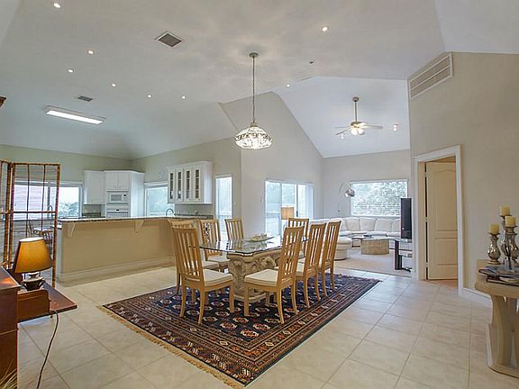 4th image of 3022 Chaucer Dr