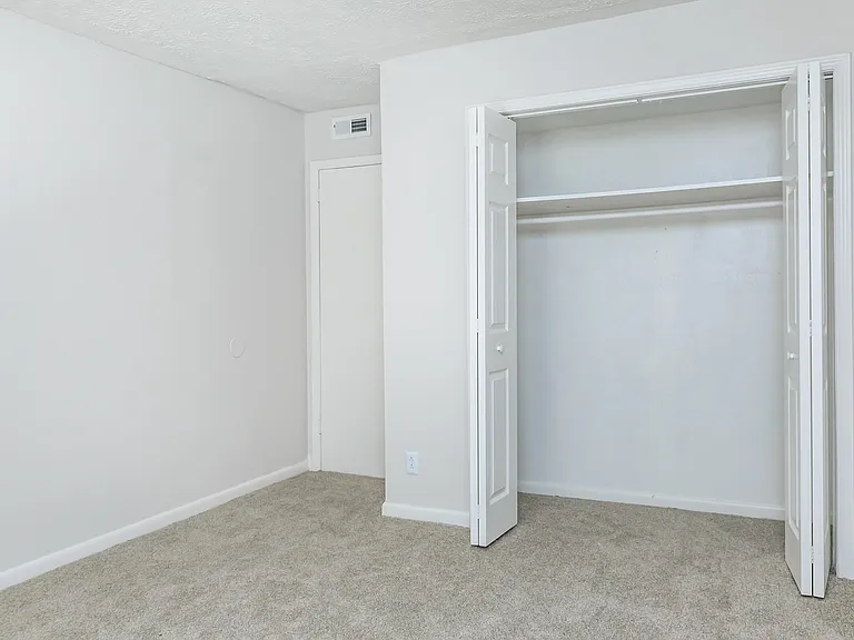 Chase Cove Apartments — Photo 79