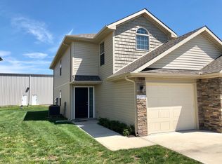 10918 Westover Rd, Peculiar, MO 64078