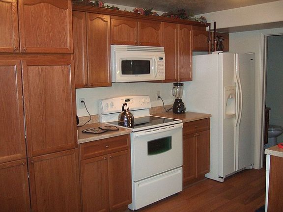 Kitchen area with New Appliances