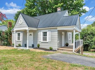 207 Greyson St, Martinsville, VA 24112