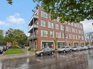 1628 W Irving Park Rd, Chicago, IL 60613