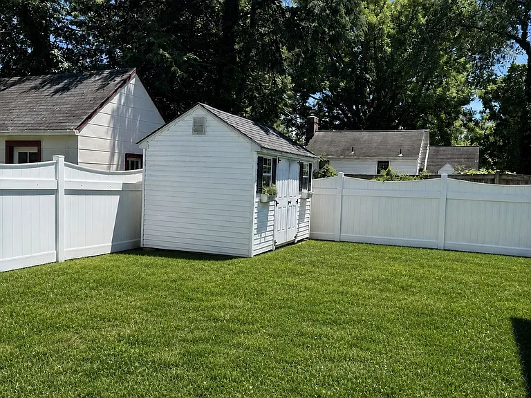 9905 Edgehill Ln — Photo 15