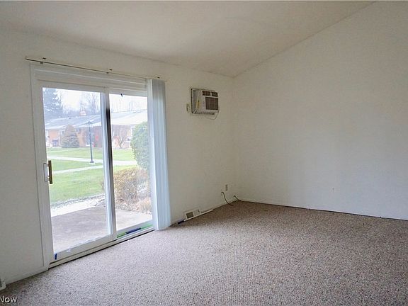 4th image of 2469 Warren Pkwy