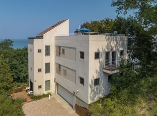 4260 Ponchartrain Dr, New Buffalo, MI
