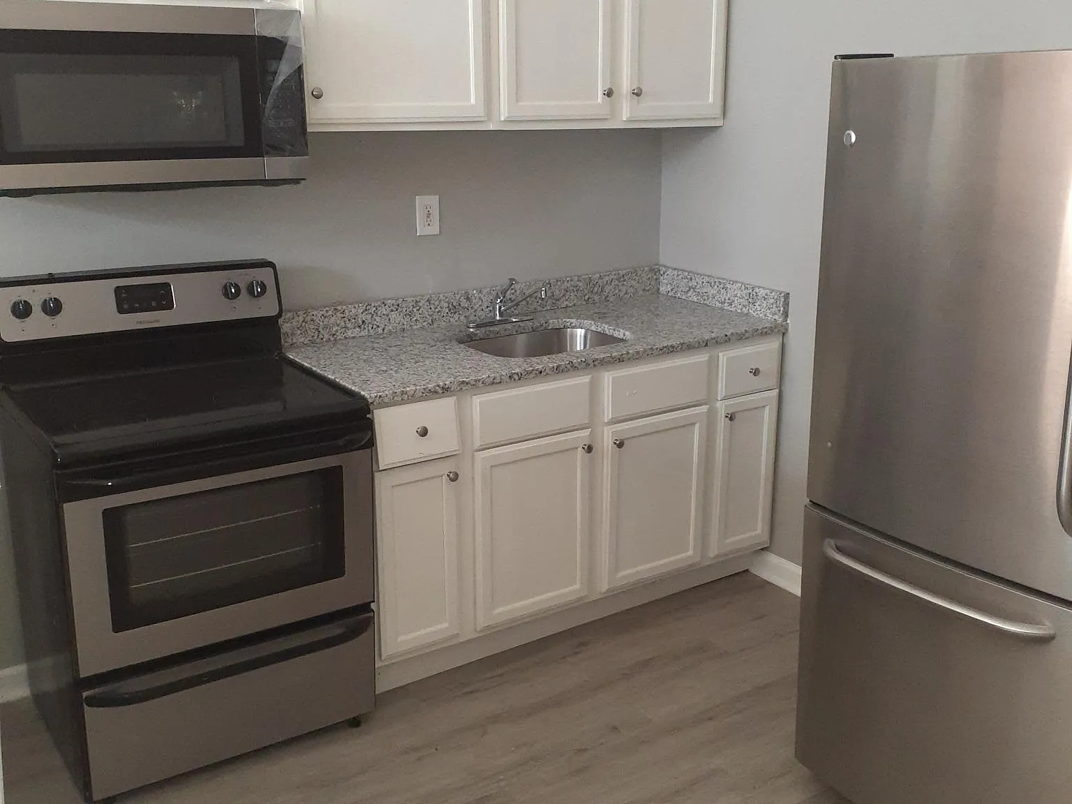 541 N Fulton Ave — Photo 3