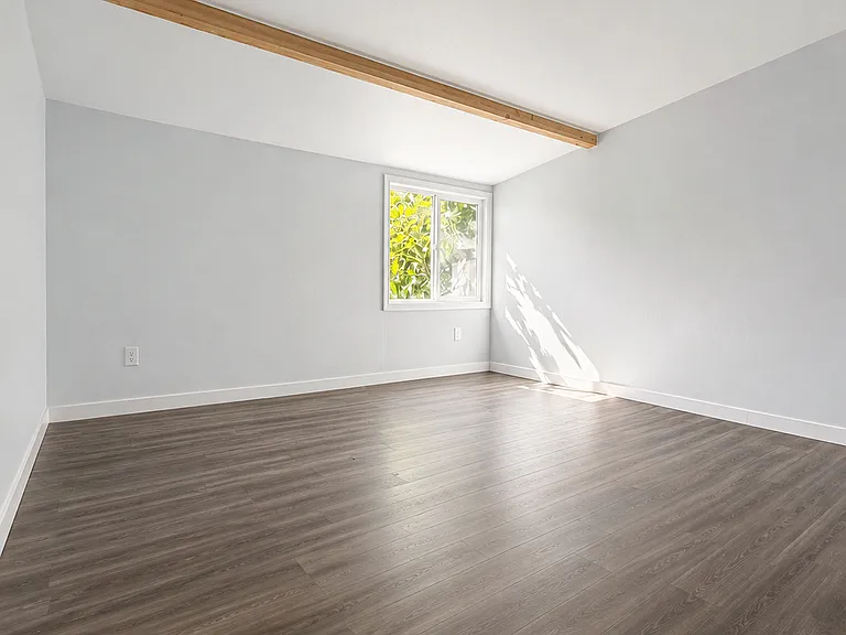 9405 S 200th St #1 — Photo 3