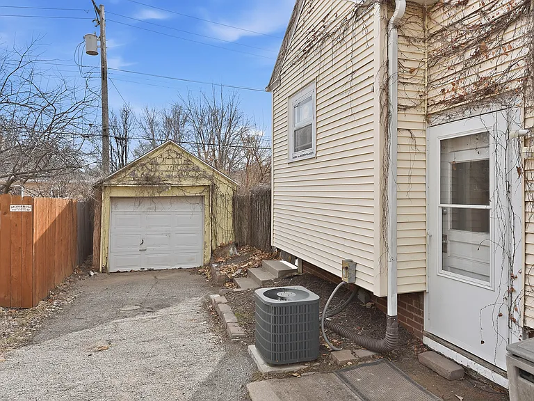 4709 Shirley St — Photo 27
