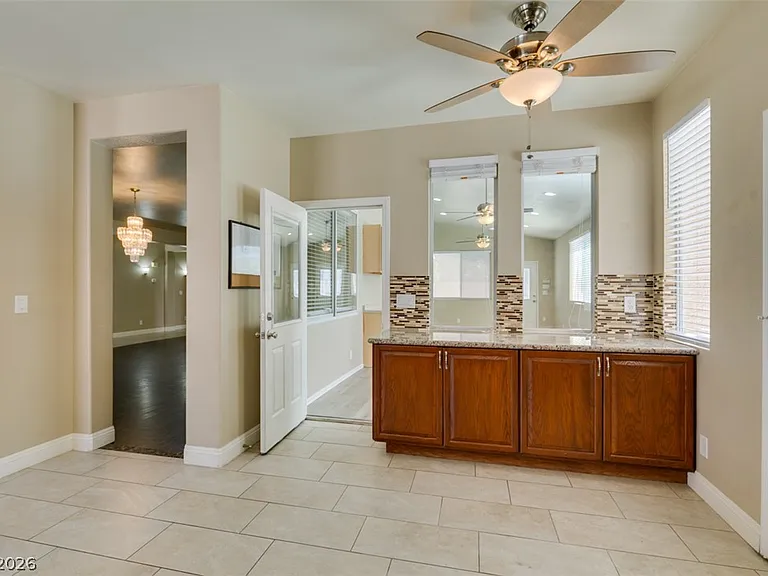 2255 Calistoga Ct — Photo 16