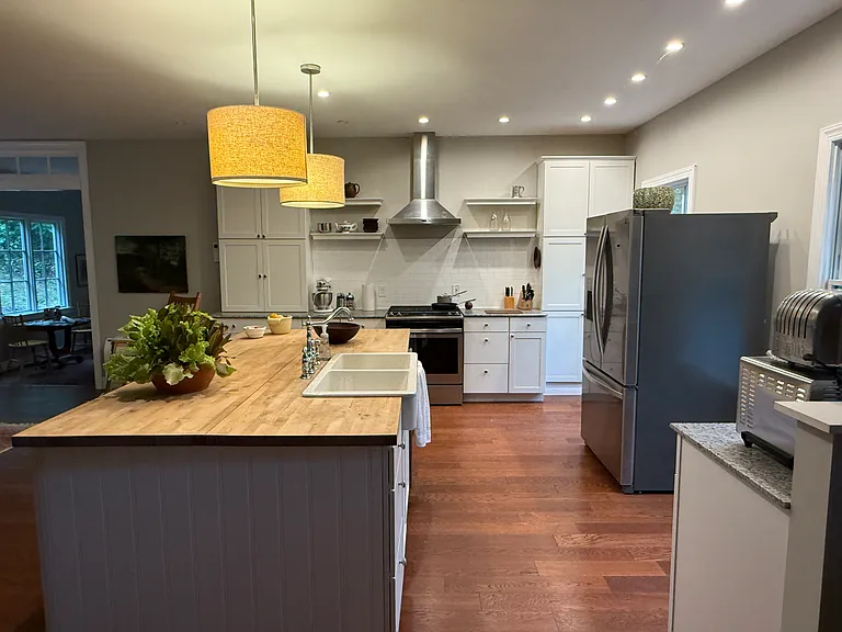 Spacious kitchen in great room, and open to dining area