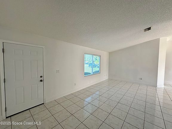 3rd image of 454 Vin Rose Cir SE