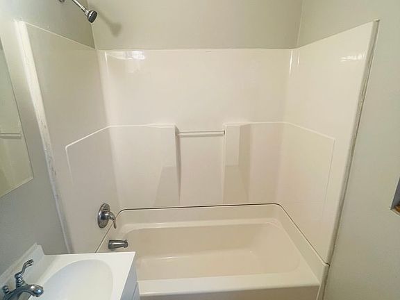 5th image of 731 Coble Dr