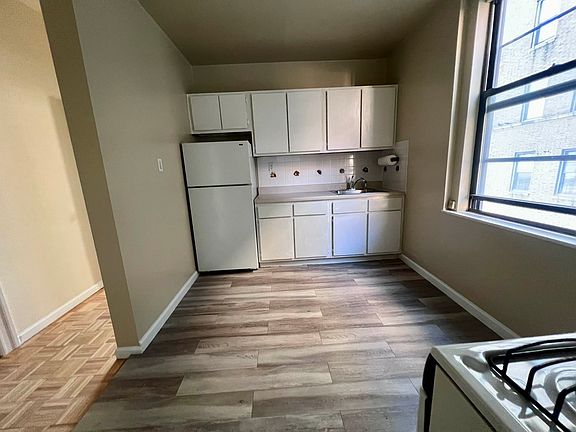 2nd image of 725 W 172nd St #14