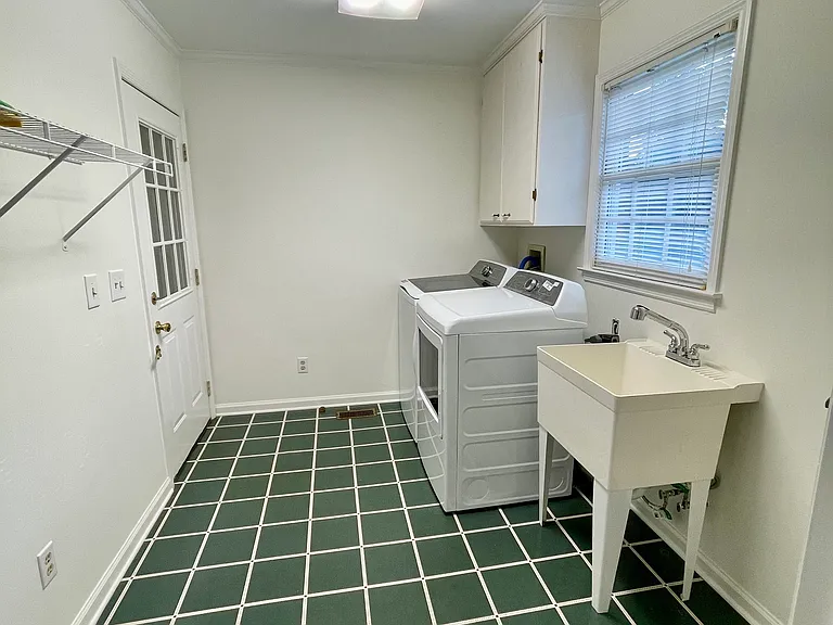 2401 Patterson St — Photo 11