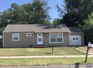 5731 SW Huntoon St, Topeka, KS 66604