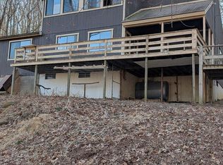 24 Chestnut Hill Rd, Sandy Hook, CT 06482