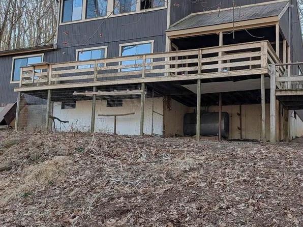 24 Chestnut Hill Road, Newtown, CT 06482