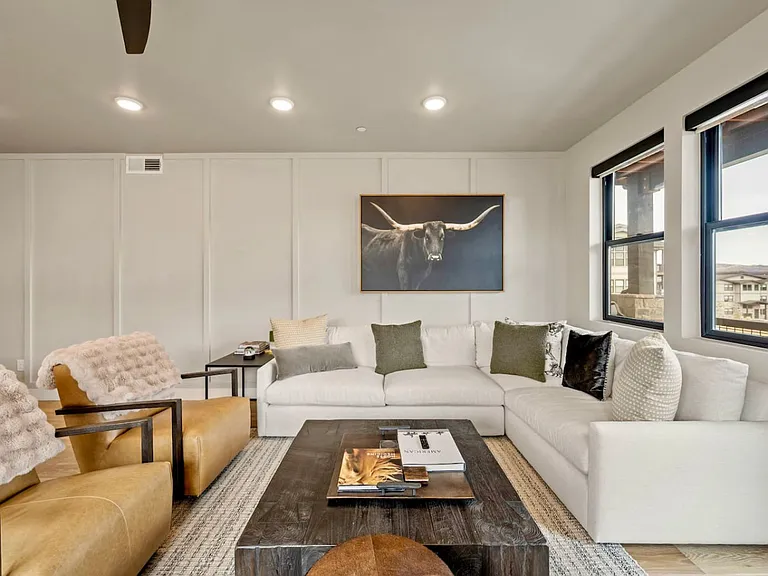 1166 W Helling Cir #204 — Photo 5