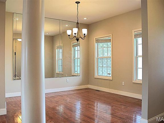 4th image of 1825 Evondale Dr