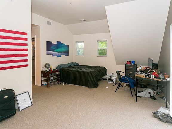 Main Bedroom with walk-in Closet