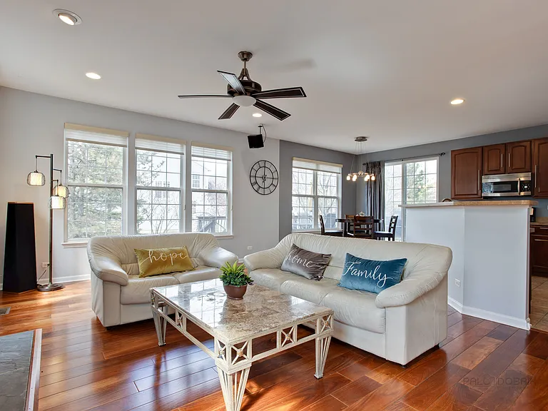 620 Geneva Ct — Photo 18