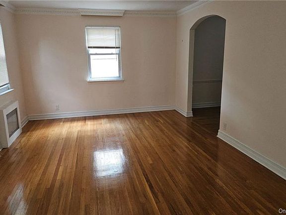 3rd image of 7364 196th St