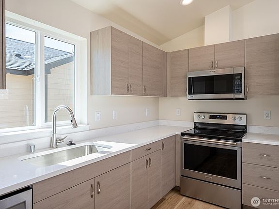 4th image of 123 E 9th Avenue #64