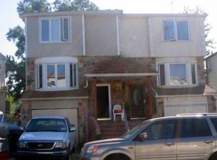 12 Field St, Staten Island, NY 10314