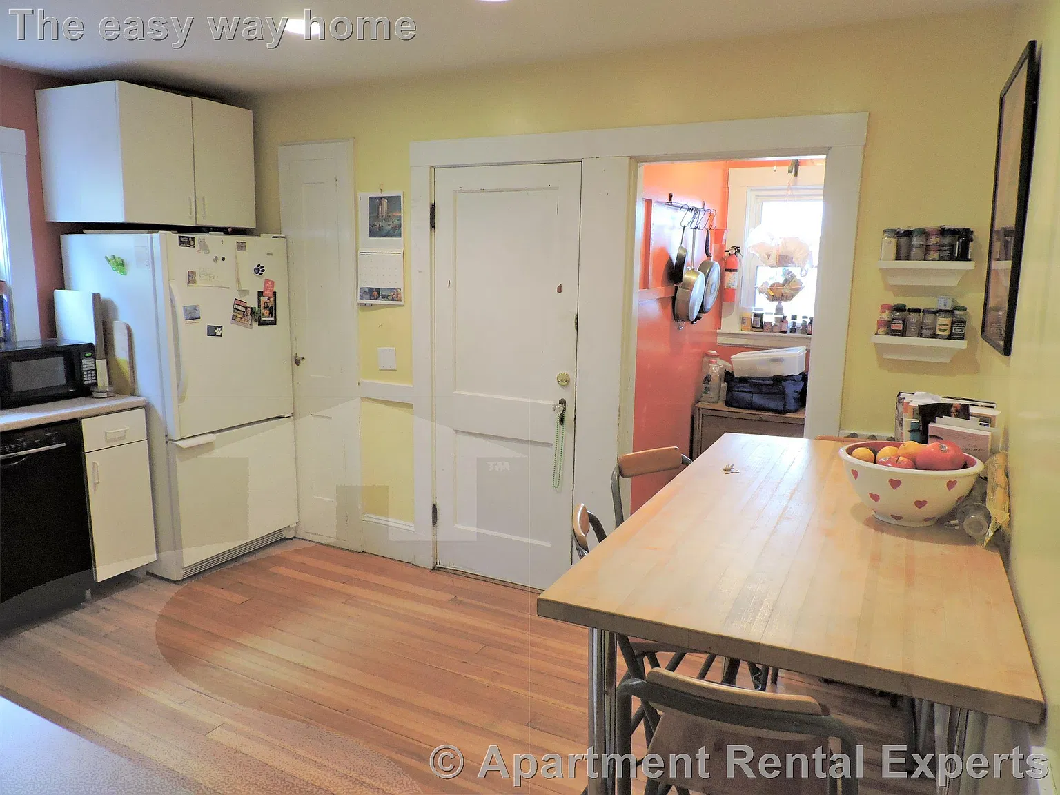3 bed, 1287 sqft, $4,200 — Photo 2