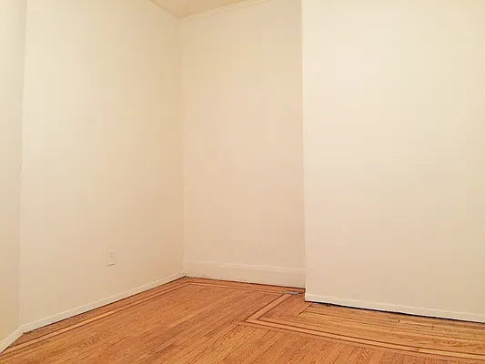 Rented by Bedford Realty USA Corp | media 2