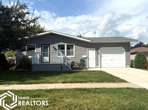 1215 E Linden St, Algona, IA 50511