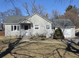 1708 W Ridge Rd, Bay City, MI 48708