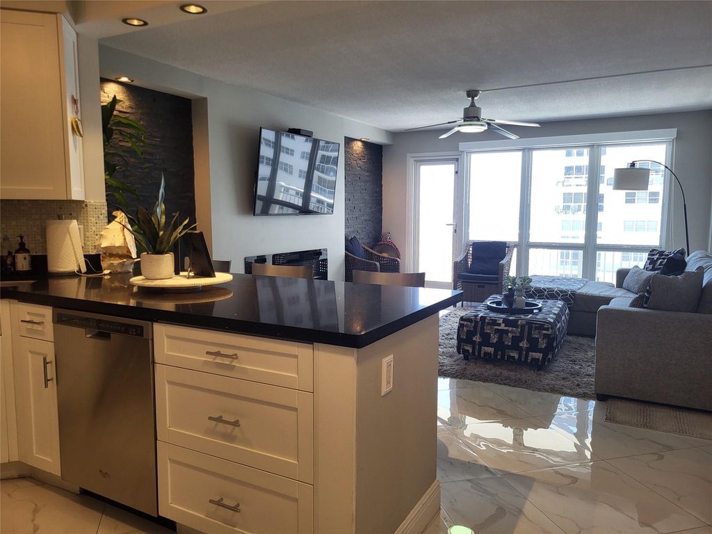 133 N Pompano Beach Blvd APT 1109, photo 7