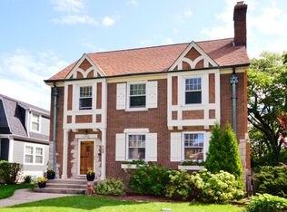 733 S Fairview Ave, Park Ridge, IL 60068